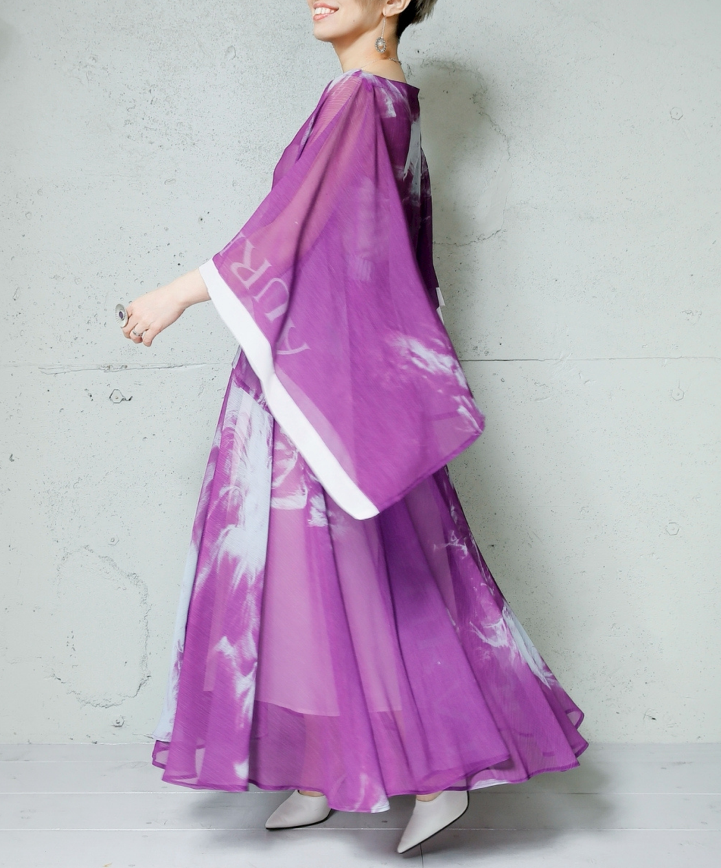 【美品】流水紋ポンチョ auratier 新色追加】流水紋ポンチョ — AURATiER