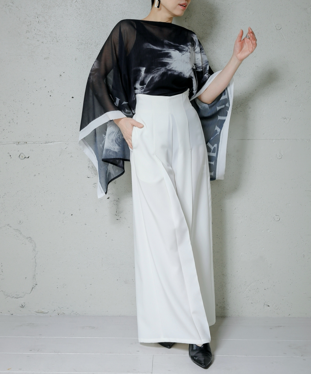 【美品】流水紋ポンチョ auratier 新色追加】流水紋ポンチョ — AURATiER