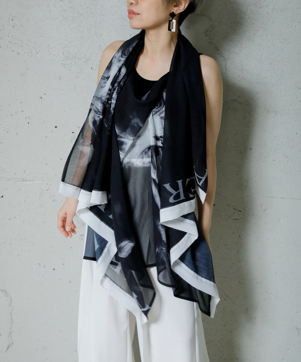 【美品】流水紋ポンチョ auratier 新色追加】流水紋ポンチョ — AURATiER